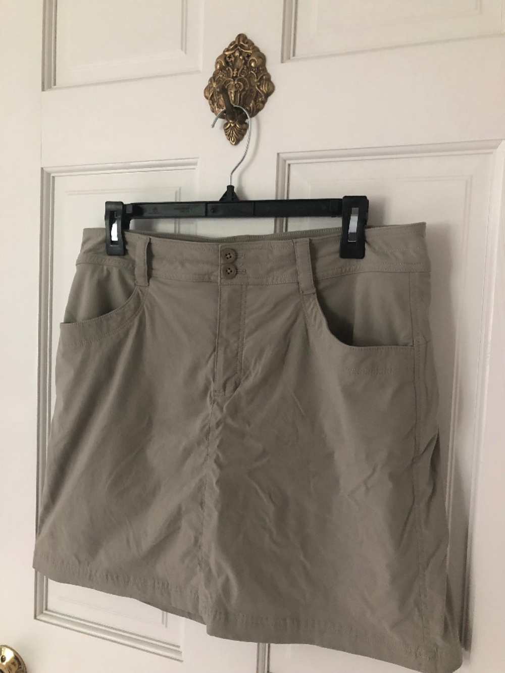 Eddie Bauer skort